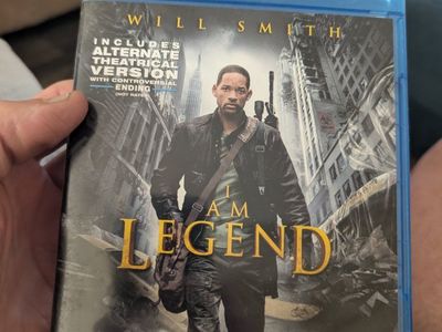 I Am Legend Blu-ray Movie Starring Will Smith Includes Alternate Ending