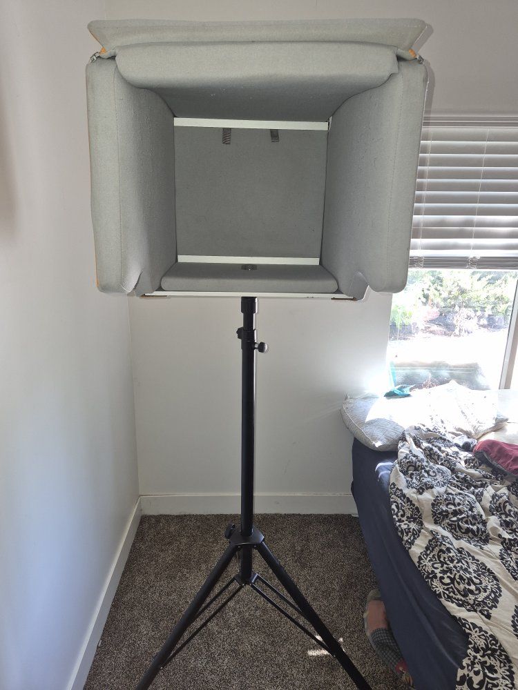 ISOVOX 2 STUDIO BOOTHE (WITH STAND)