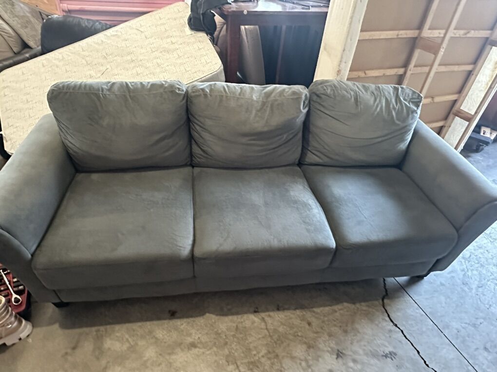couch/loveseat