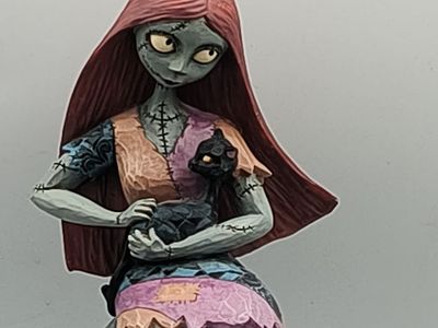 Sally Nightmare Before Christmas Disney Showcase Smitten Seamstress Figurine Jim Shore