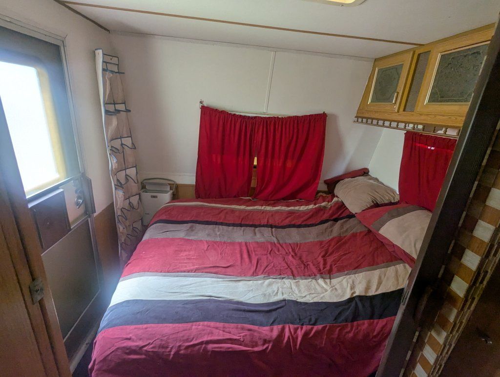 Main image 5