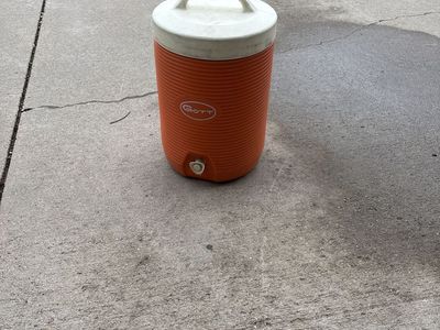 2 Gallon Drinking Cooler