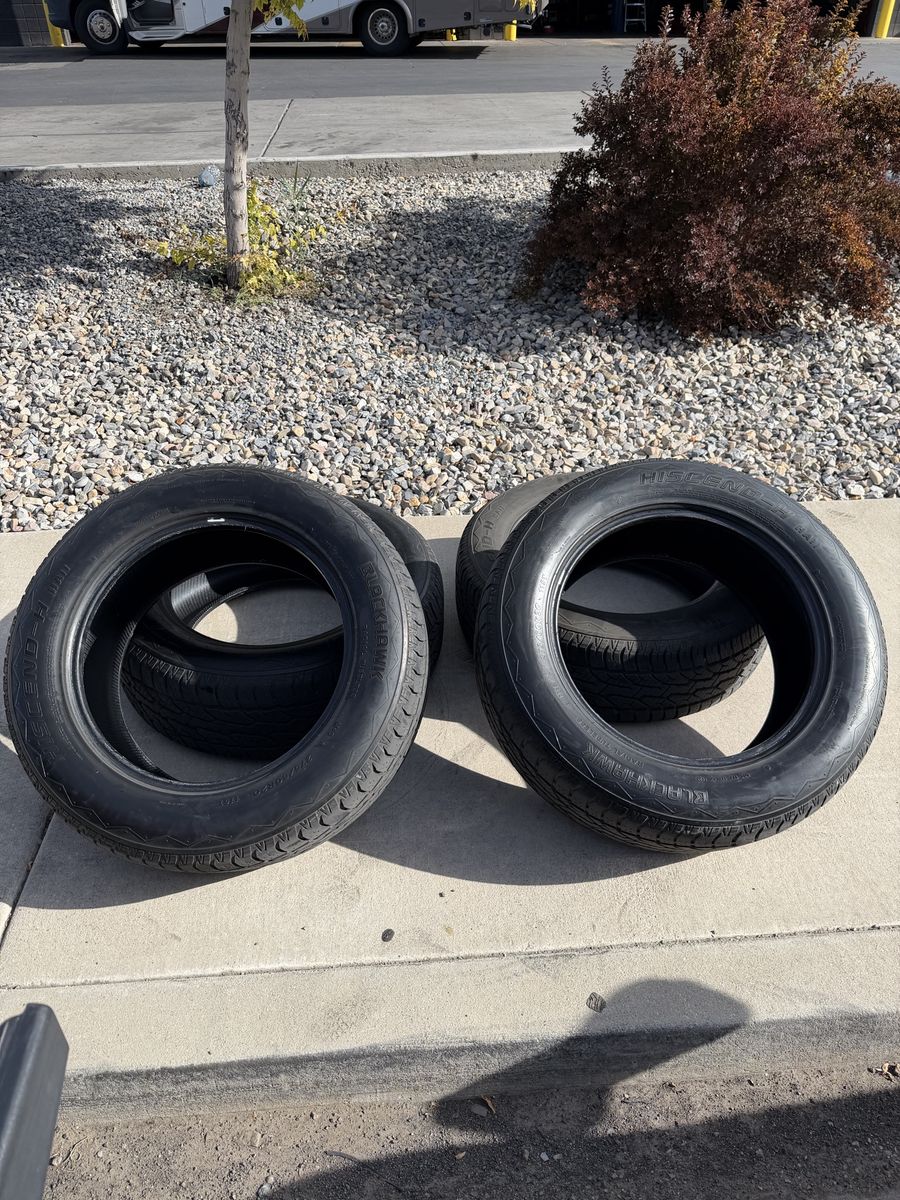A/T Tires 275/60/R20