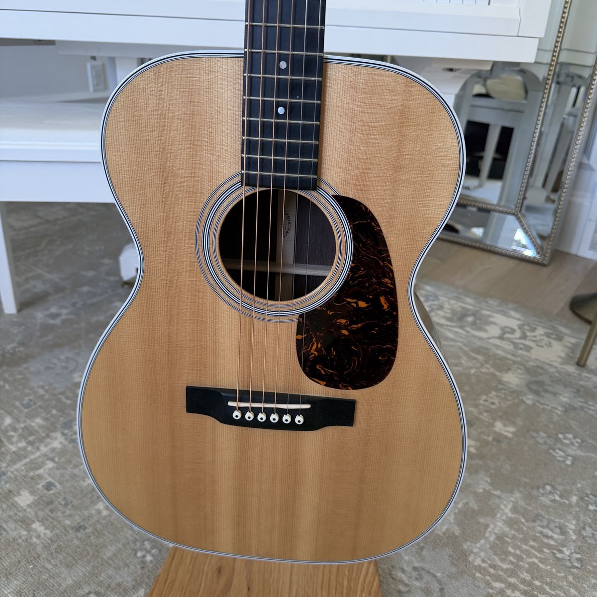 Martin Custom Shop 00 w/ Guatamalan rosewood - amazing guitar!