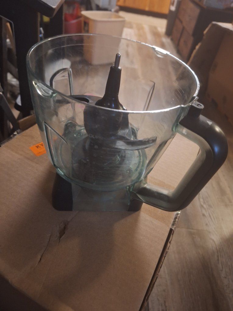 Cuisinart Blender Jar Glass Container with Blade Assembly, Good Condition
