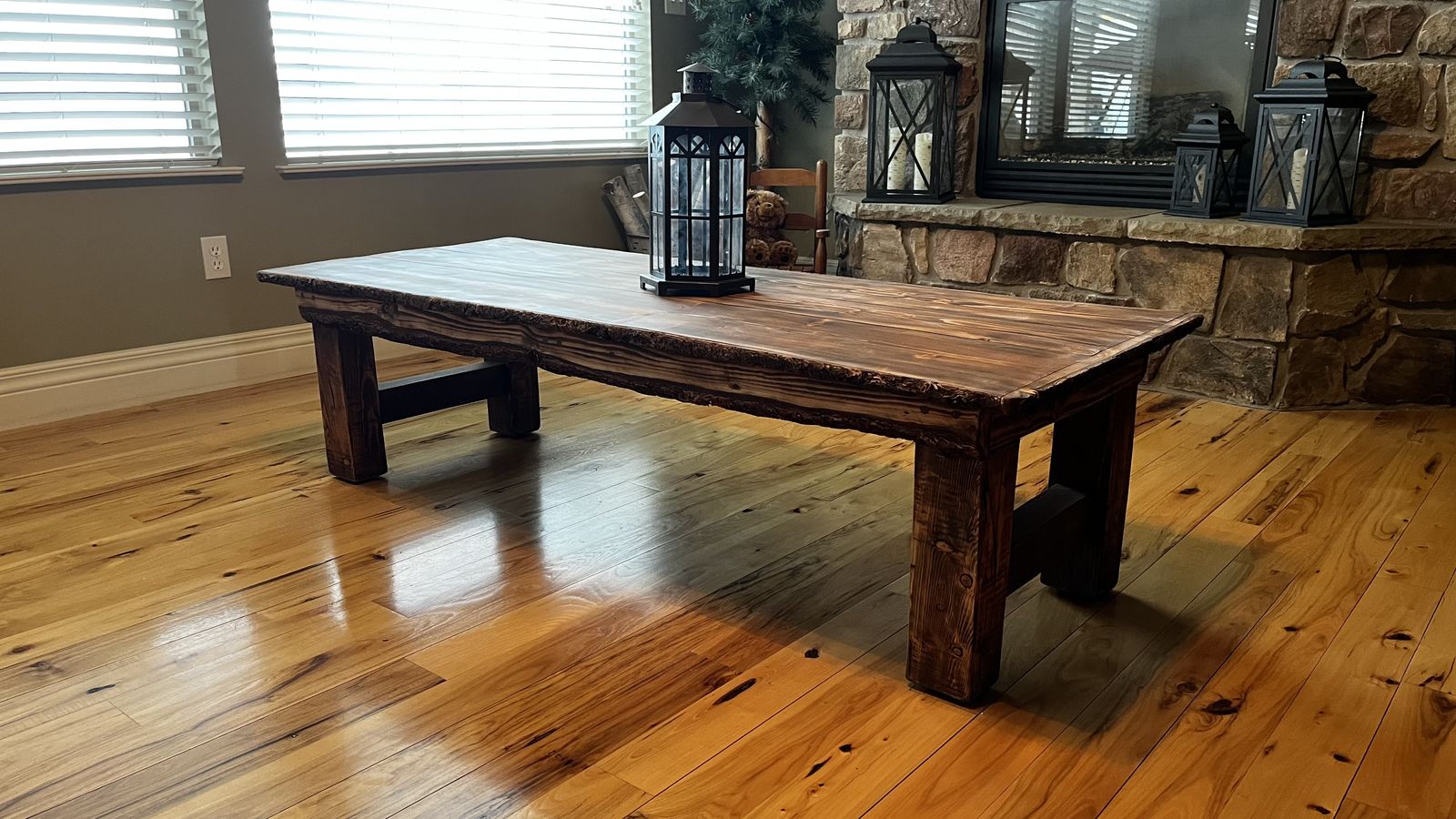 RUSTIC COFFEE TABLE