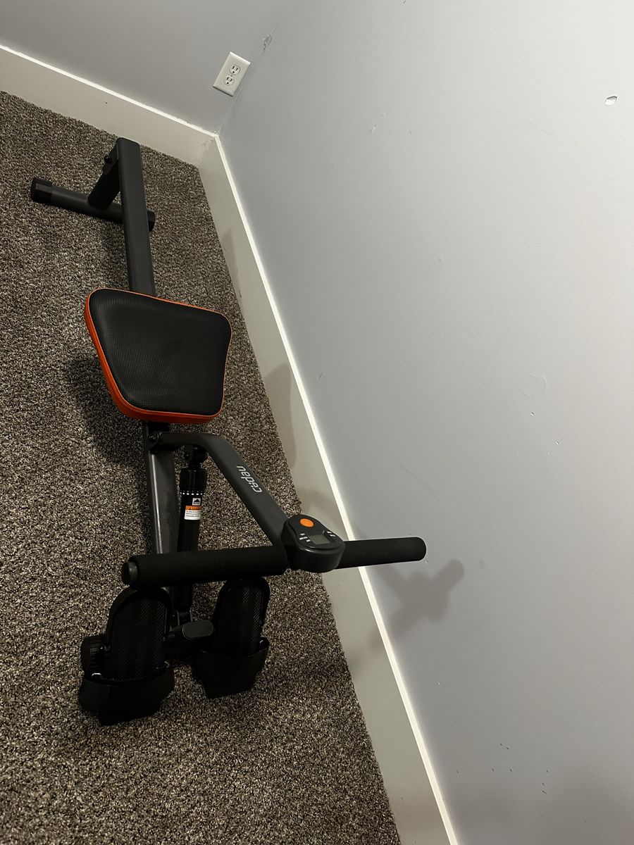 Cedars Hydraulic Rowing Machine with Digital Monitor and Adjustable Resistance