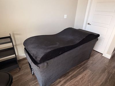 Black Lash Extension mattress- Ergonomic Curved Design