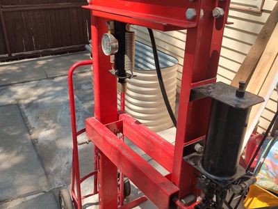 25 Ton hydraulic press