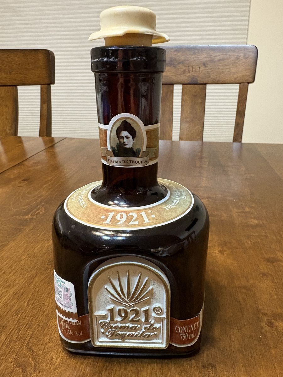 1921 Crema de Tequila Liqueur 750ml Empty Bottle Ceramic Decanter