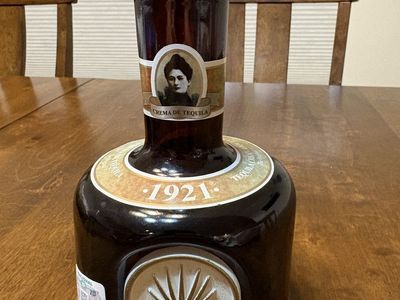 1921 Crema de Tequila Liqueur 750ml Empty Bottle Ceramic Decanter