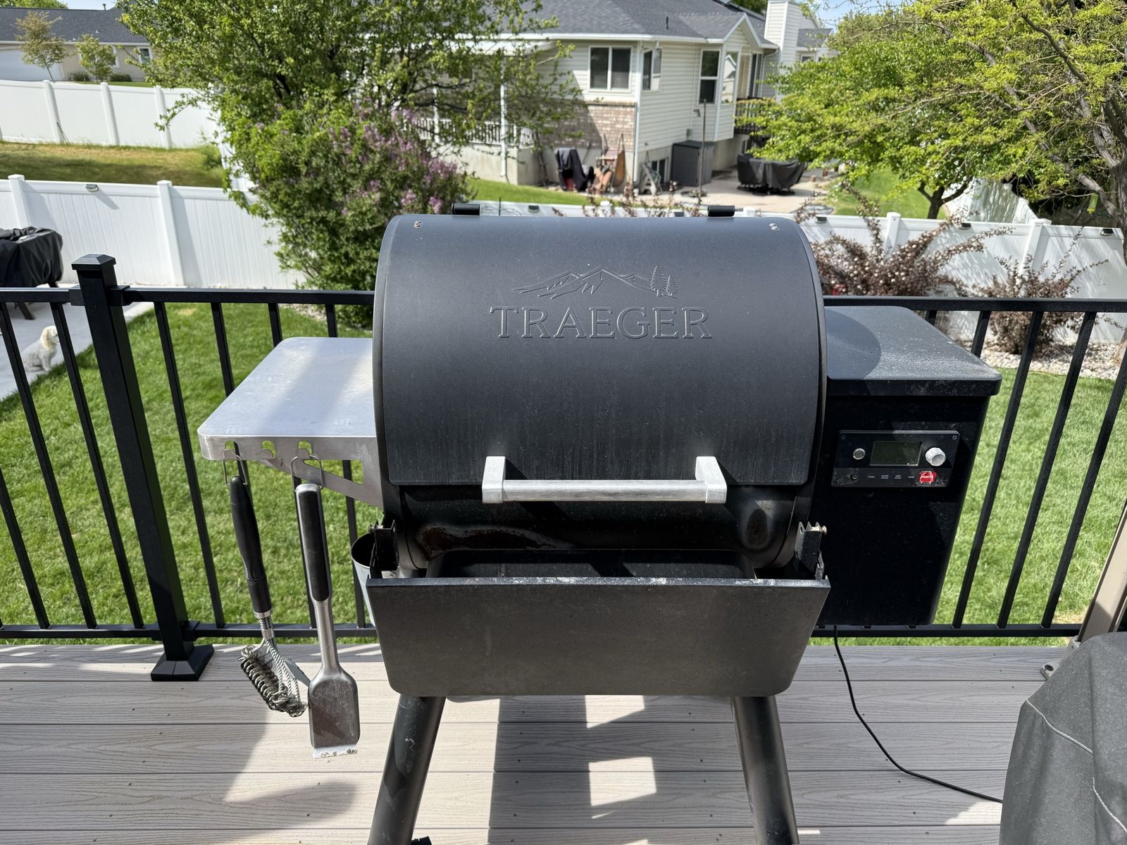 Traeger Ironwood 650 Wood Pellet Grill Smoker - Black, Fully Functional
