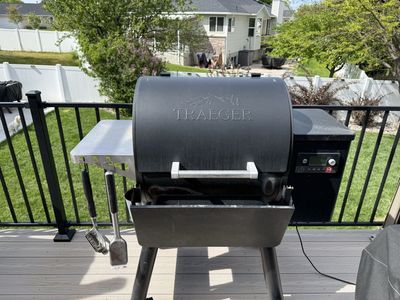 Traeger Ironwood 650 Wood Pellet Grill Smoker - Black, Fully Functional