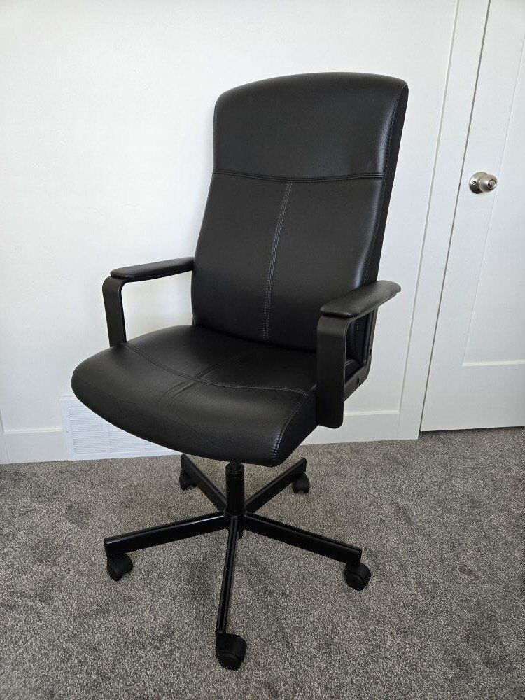 Millberget Swivel Office Chair