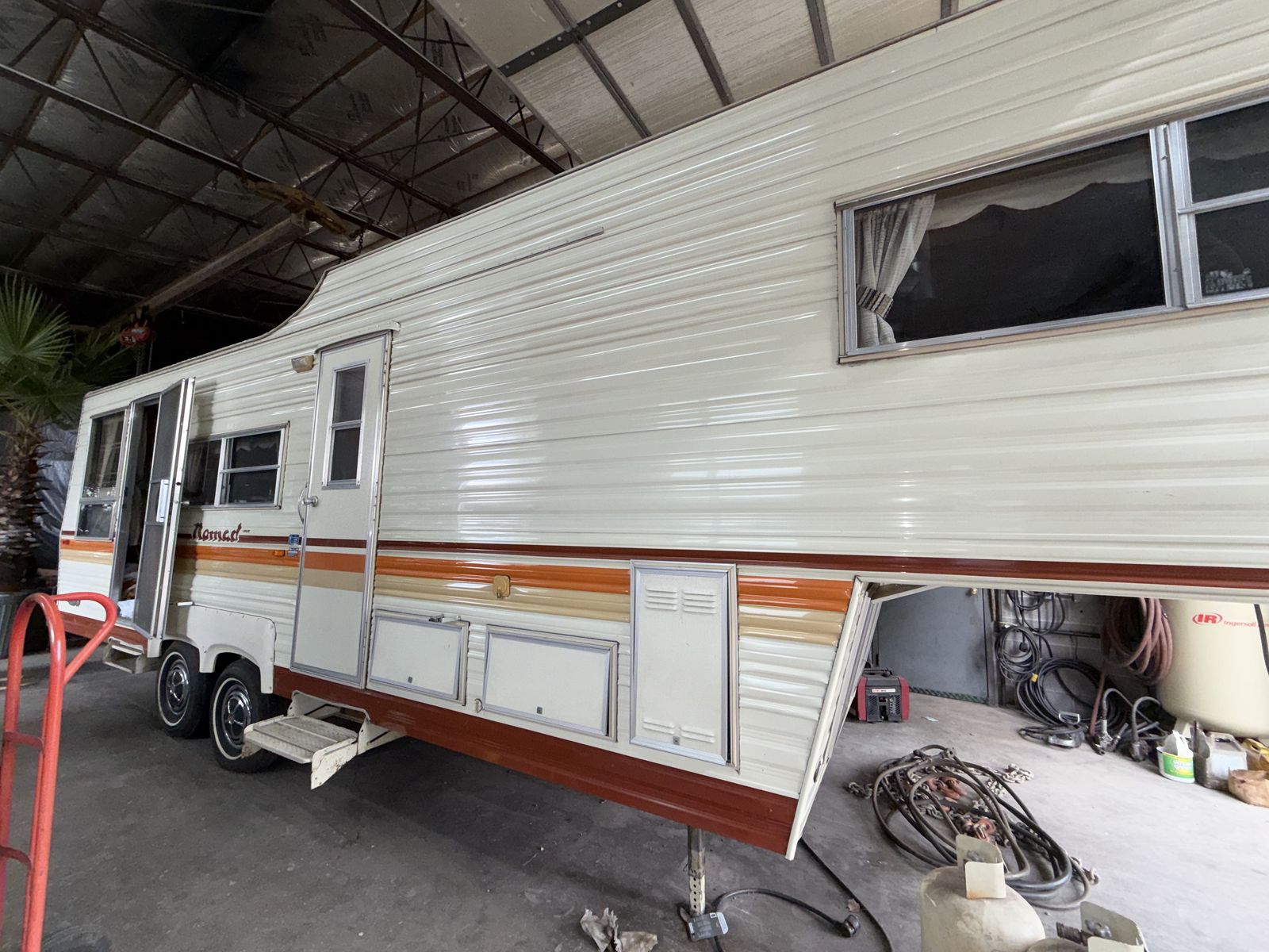 1982 Nomad Fifth Wheel