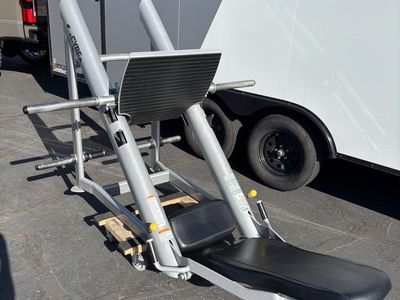 $6000 Cybex Leg Press