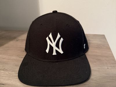 Black New York Yankees Snapback