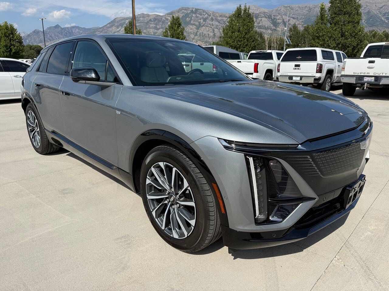 2024 Cadillac LYRIQ Sport 2