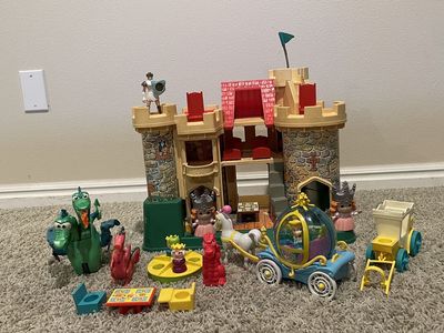 1974 Fisher-Price Little People Play Family Castle