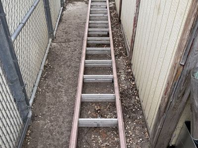 28' Werner Fiberglass Ladder