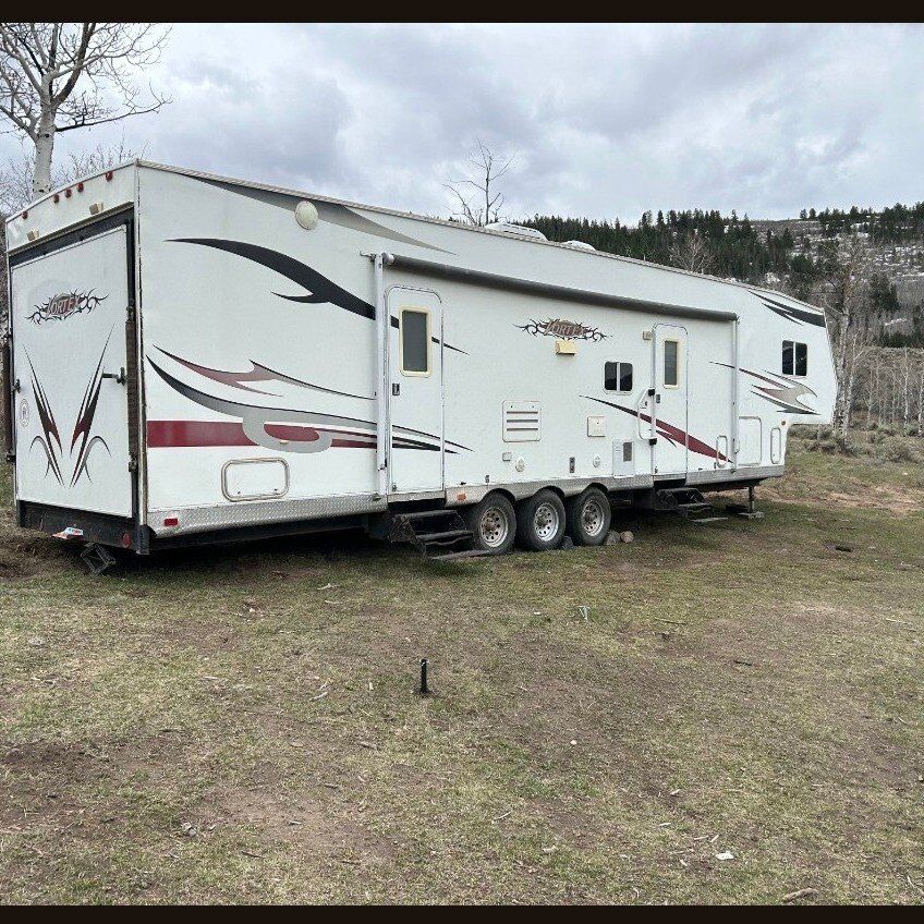 2006 Vortex Toy Hauler 5th wheel