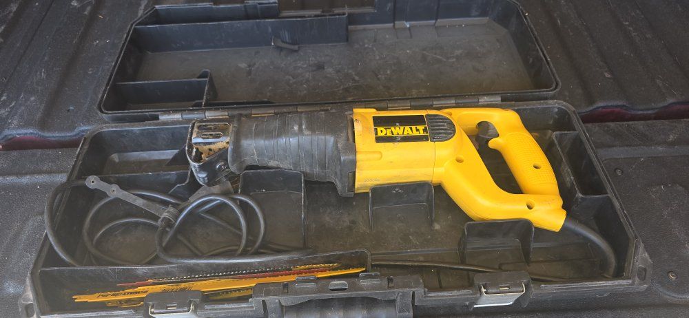 Corded recip saw