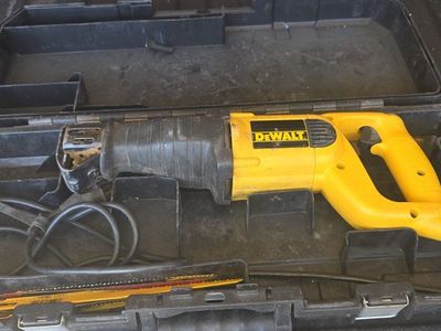 Corded recip saw