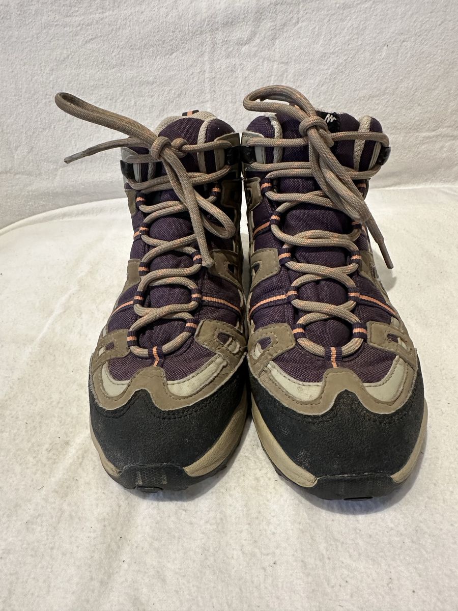 Quechua women’s size 5.5 purple/beige hiking boots