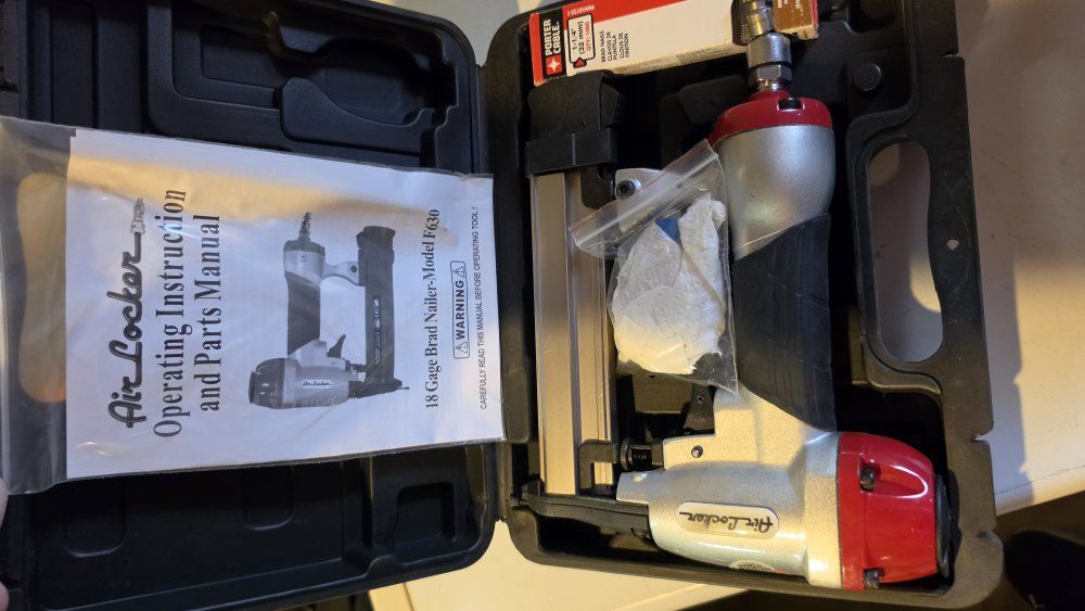 Air Locker Brad Nailer