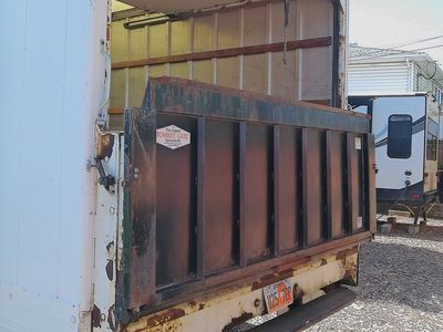 Box Truck Delivery Van with 14 Foot Box and lift Gate