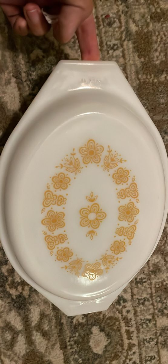 Vintage Pyrex Butterfly Gold Lid, Oval Casserole Dish, 943 C 25