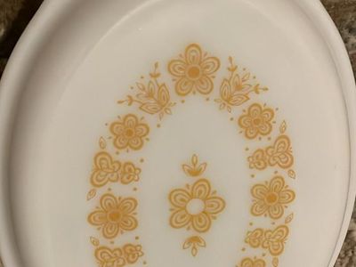 Vintage Pyrex Butterfly Gold Lid, Oval Casserole Dish, 943 C 25