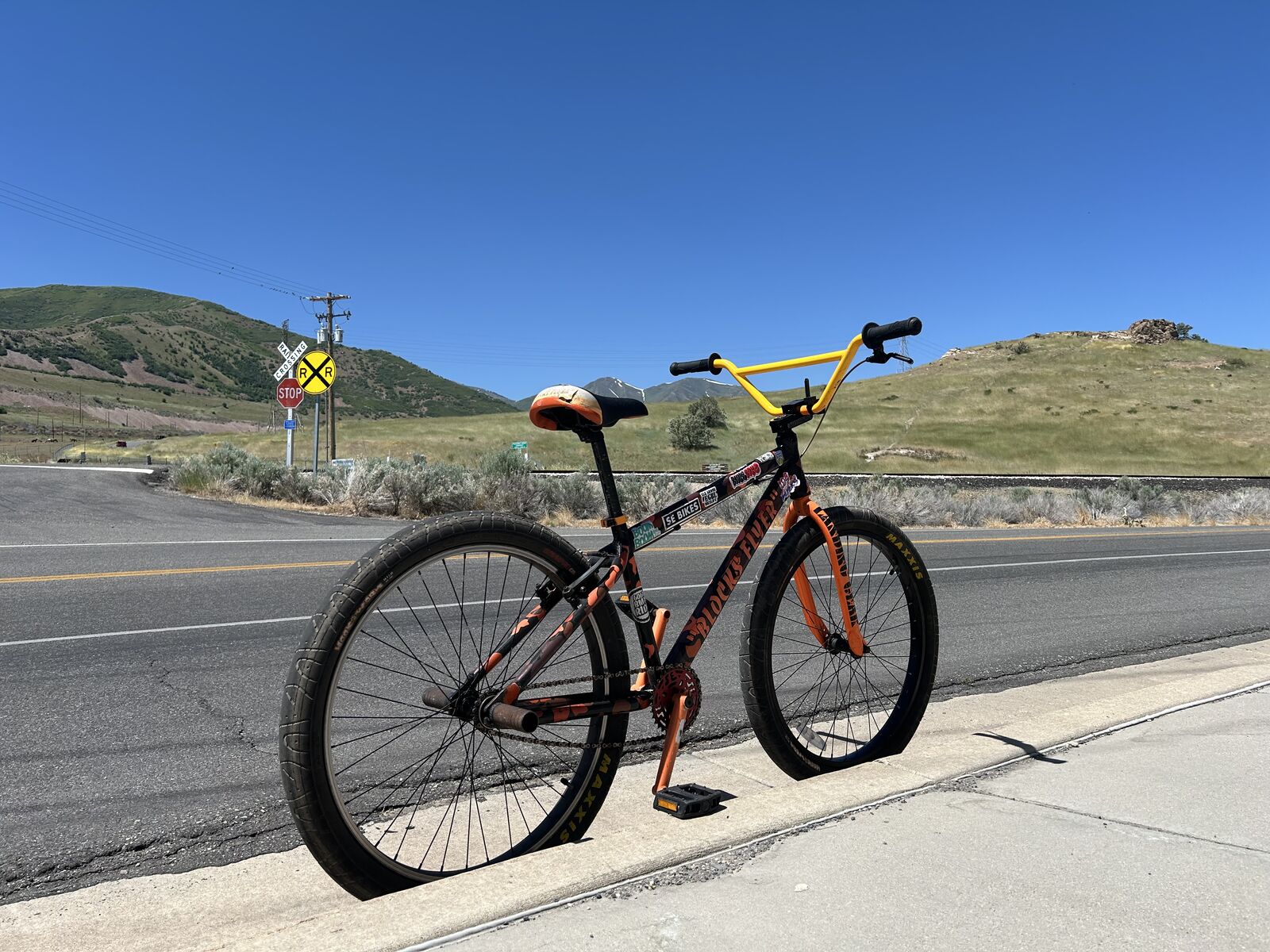 2016 SE BIKE BLOCKS FLYER ORANGE CAMO