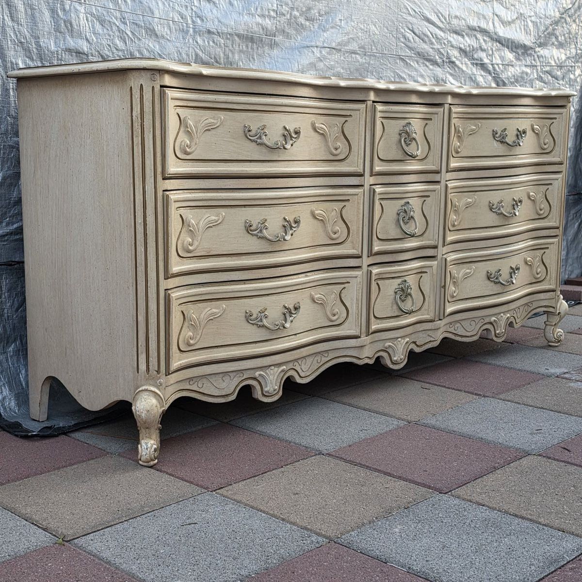 Vintage 9 Drawer Dresser