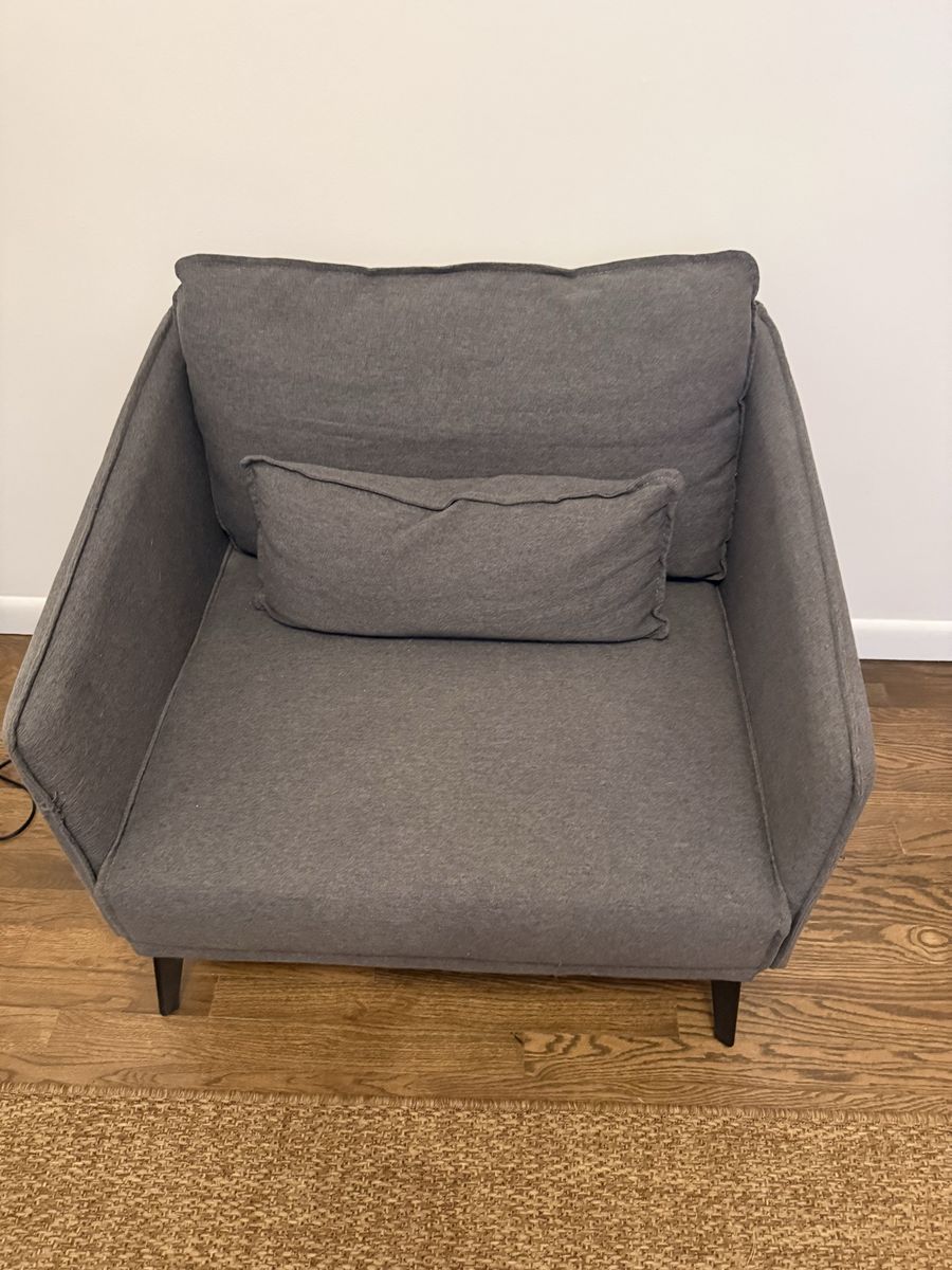 Main image 6