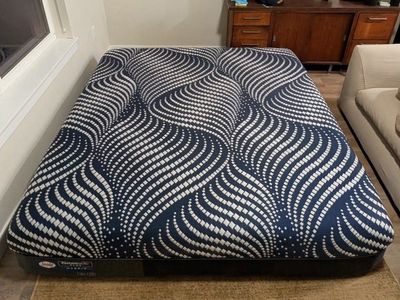 Posturepedic + Hybrid High Point 14" Plush - King