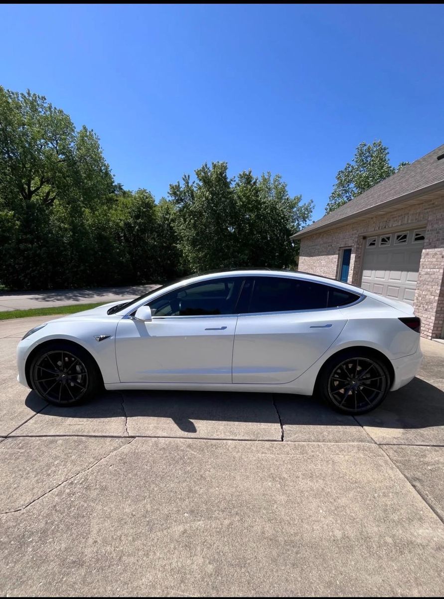 2019 Tesla Model 3 Performance
