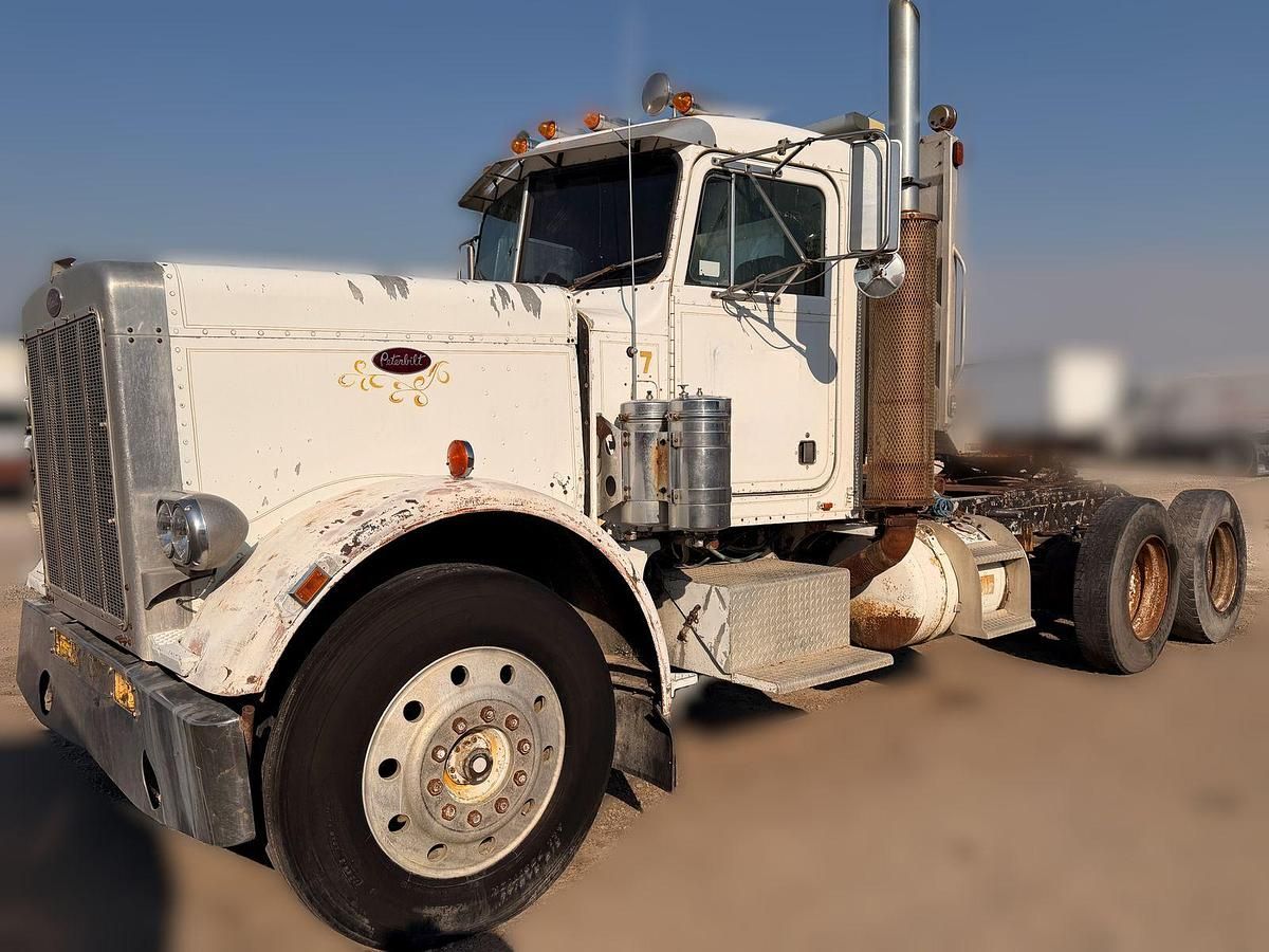Peterbilt, 359A, DayCab, Rebuilt Cummins Small Cam diesel engine, 425 HP