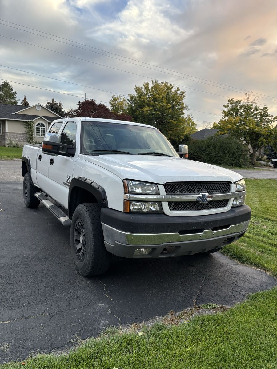 2004 Chevrolet Silverado 2500HD LS