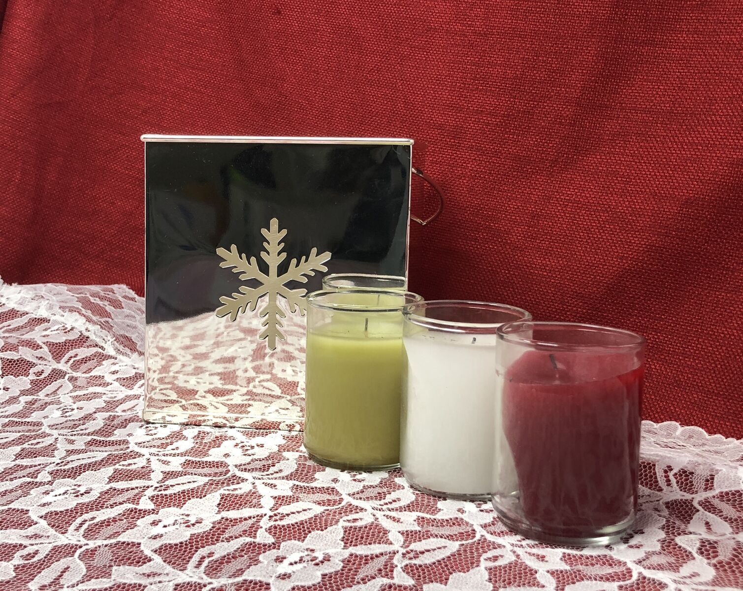 Reflective Snowflake Tin with 3 Votive Candles