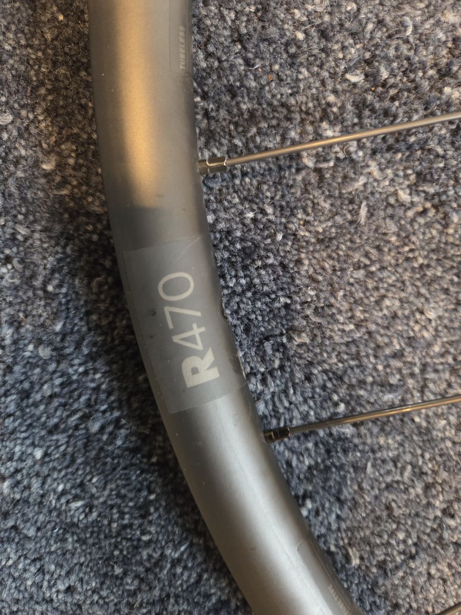 DT Swiss R470 Aluminum Rims Like New $200