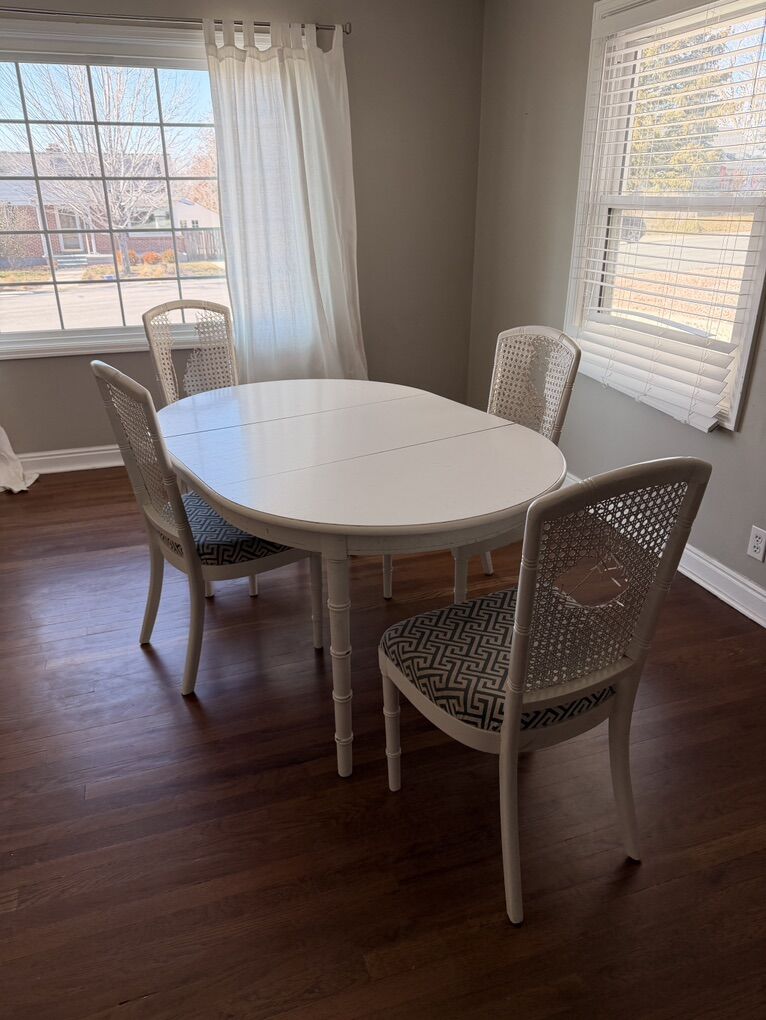 Great KitchenTable With Chairs