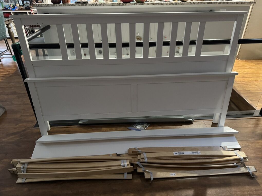 Bedrame, Hemnes (IKEA) Used King Size