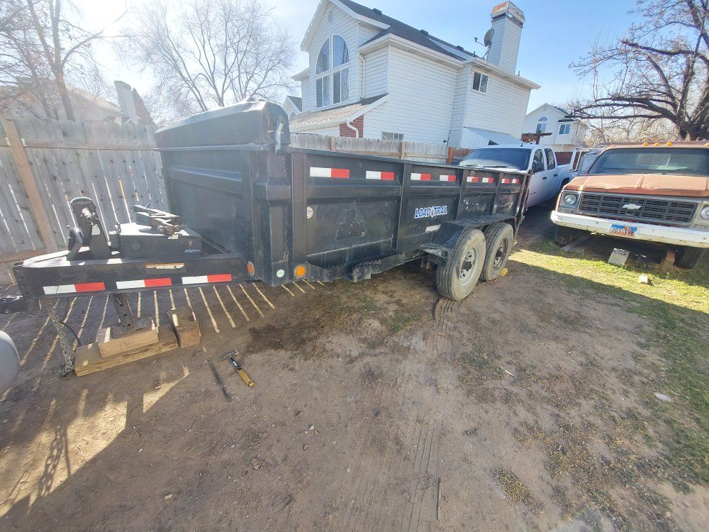 Dual Axle Dump Trailer.