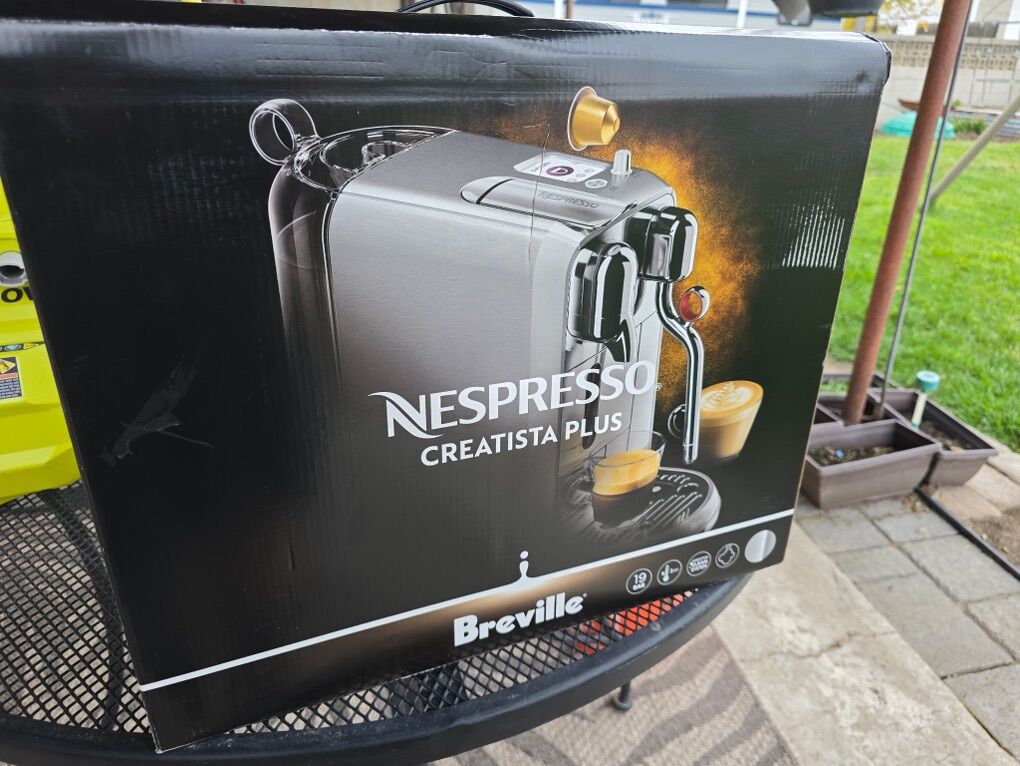 Coffee Machine - Nespresso creatista plus