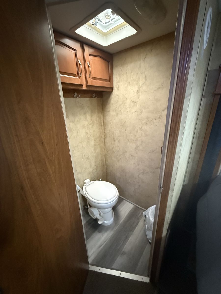 Main image 6