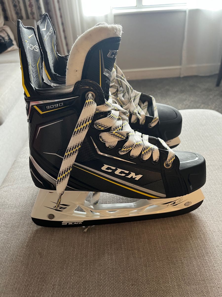 Senior CCM Tacks 9090 Ice Hockey Skates