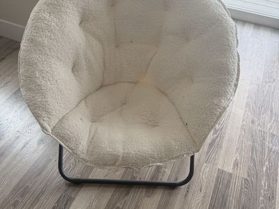 Foldable fuzzy chair