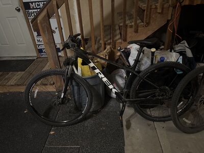 (2) Trek Marlin 5 Large Frame