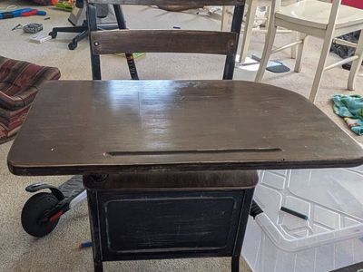 childs desk